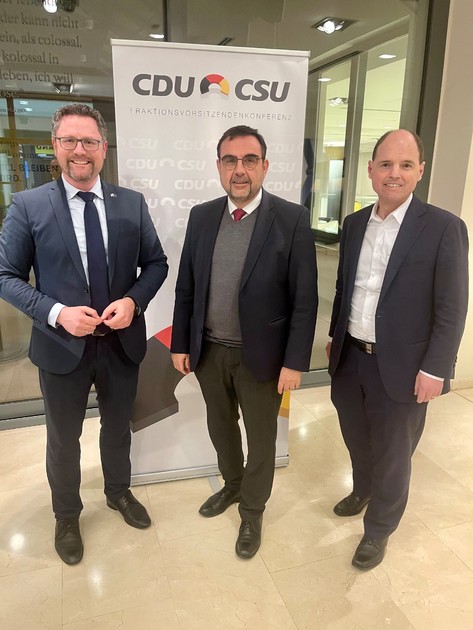 MdL Gerhard Hopp mit dem CSU-Fraktionschef Klaus Holetschek (Mitte) und dem Parlamentarischen Geschftsfhrer der CSU-Fraktion Michael Hofmann bei der Europa-Fraktionsvorsitzendenkonferenz der Union in Brssel. (Foto: Sebastian Kraft). 